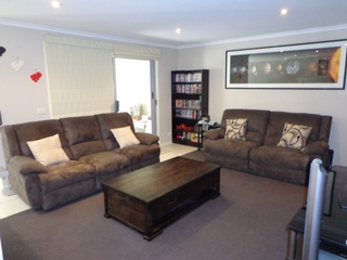 Lounge (2012-04-11)