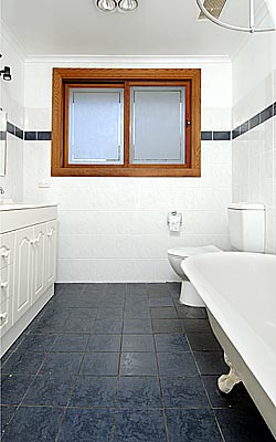 Bathroom (2005-08-26)