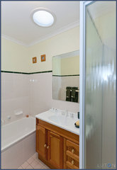 Bathroom (2011-07-26)