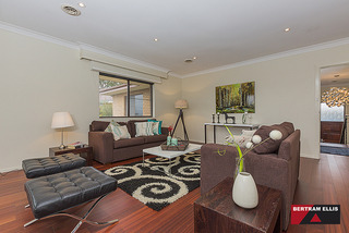 Living Room (2015-08-26)