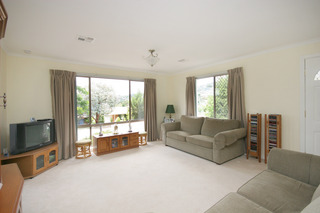 Lounge (2007-12-06)