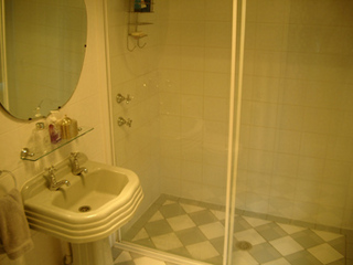 Ensuite (2004-05-12)