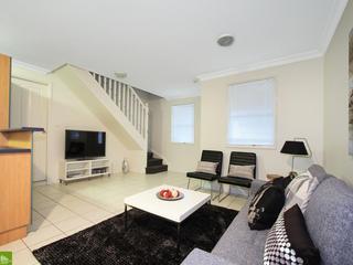 7/18 Osborne Street Wollongong - Living (2015-01-28)