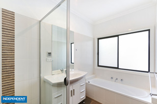 Bathroom (2013-03-12)