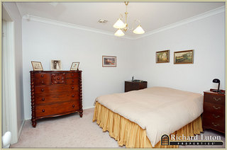 Bedroom 1 (2010-11-10)