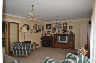 Lounge (2011-02-18)
