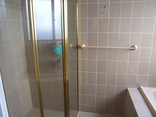 Bathroom (2016-09-01)
