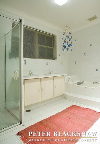 Bathroom (2006-12-18)