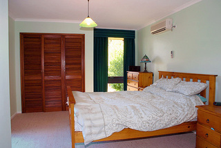 Bed 1 (2005-08-03)
