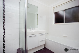 Bathroom (2011-03-17)