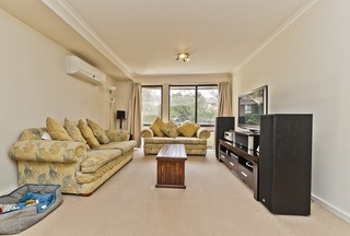 Living Room (2011-08-18)
