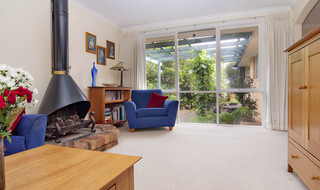 Lounge (2009-12-01)
