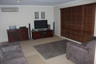 Lounge (2011-06-28)