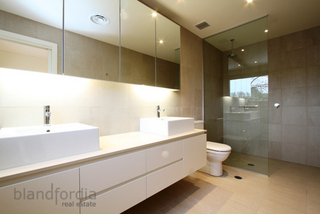 Ensuite (2011-06-02)
