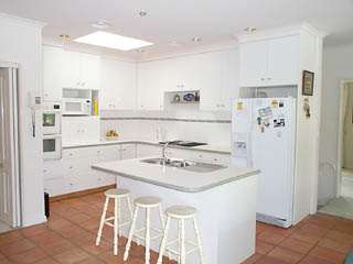 Kitchen (2001-11-16)