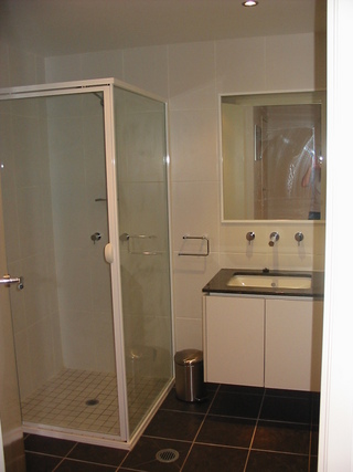 Bathroom (2007-09-18)