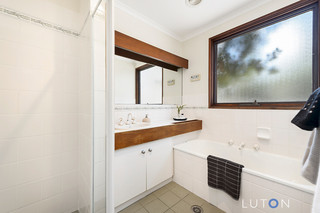 Main bathroom (2017-03-16)
