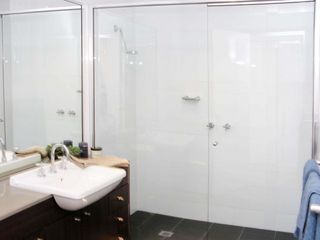 Bathroom (2007-10-09)