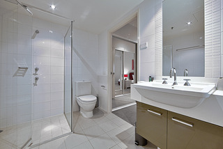 Bathroom (2012-06-13)