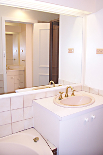 Bathroom (2005-12-20)