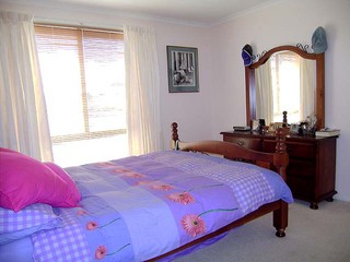 Bed 1 (2004-05-05)