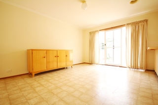 Family Room (2014-02-06)