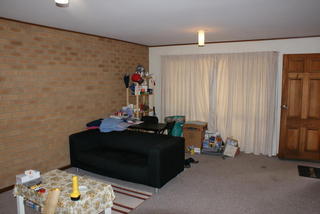 Lounge (2011-04-12)