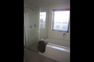 Bathroom (2012-12-04)