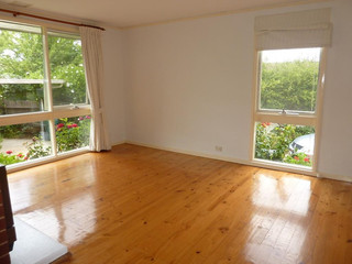 Lounge Room (2016-08-09)
