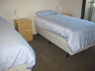 Bed 2 (2007-04-13)