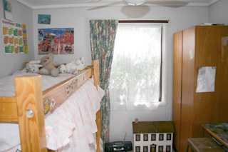Bed 2 (2004-11-24)