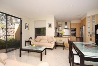 Family Room (2010-09-01)