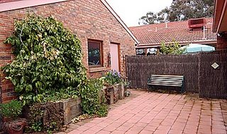 Rear courtyard (2003-10-08)