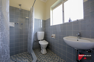 Bathroom (2014-01-24)