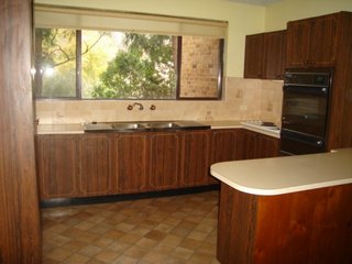 9/27 Mangerton Road Mangerton - Kitchen (2015-08-18)