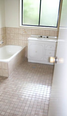 Bathroom (2004-04-13)