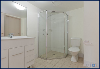 Bathroom (2011-05-31)