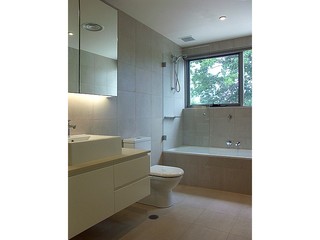 Bathroom (2013-02-04)