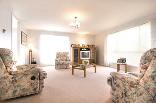 Lounge Room (2007-10-04)