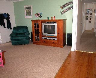 Lounge (2003-04-15)