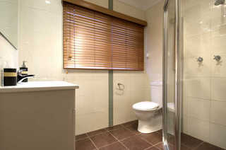Bathroom (2007-09-20)