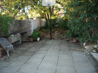 Courtyard (2005-04-28)