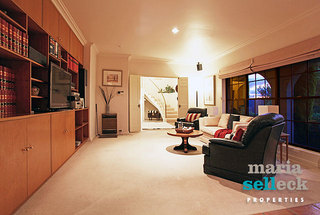Family Room (2010-09-16)