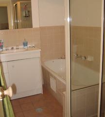 Bathroom (2015-05-28)