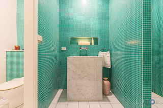 Downstairs Bathroom (2015-03-17)