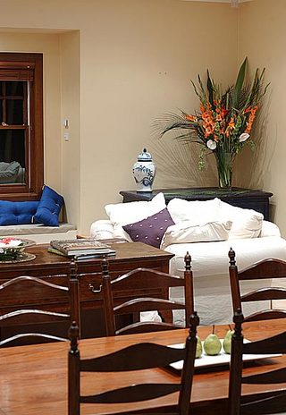 Family room (2004-10-20)
