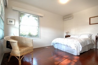 Studio Bedroom (2007-04-20)