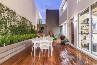 Rear Courtyard (2019-03-05)