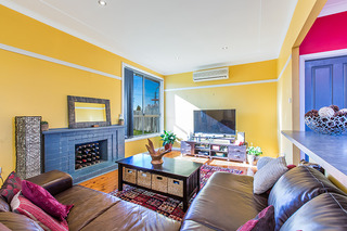 Lounge Room (2015-07-07)