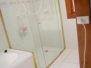 Bathroom (2005-05-20)